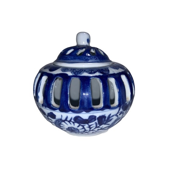 Canton‎ Collection by Twos Company Potpourri Incense Pot Blue White Vented - Picture 1 of 7
